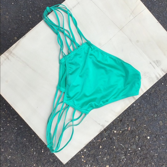 4 pairs of brand new Victoria Secret panties M OS - Picture 3 of 9